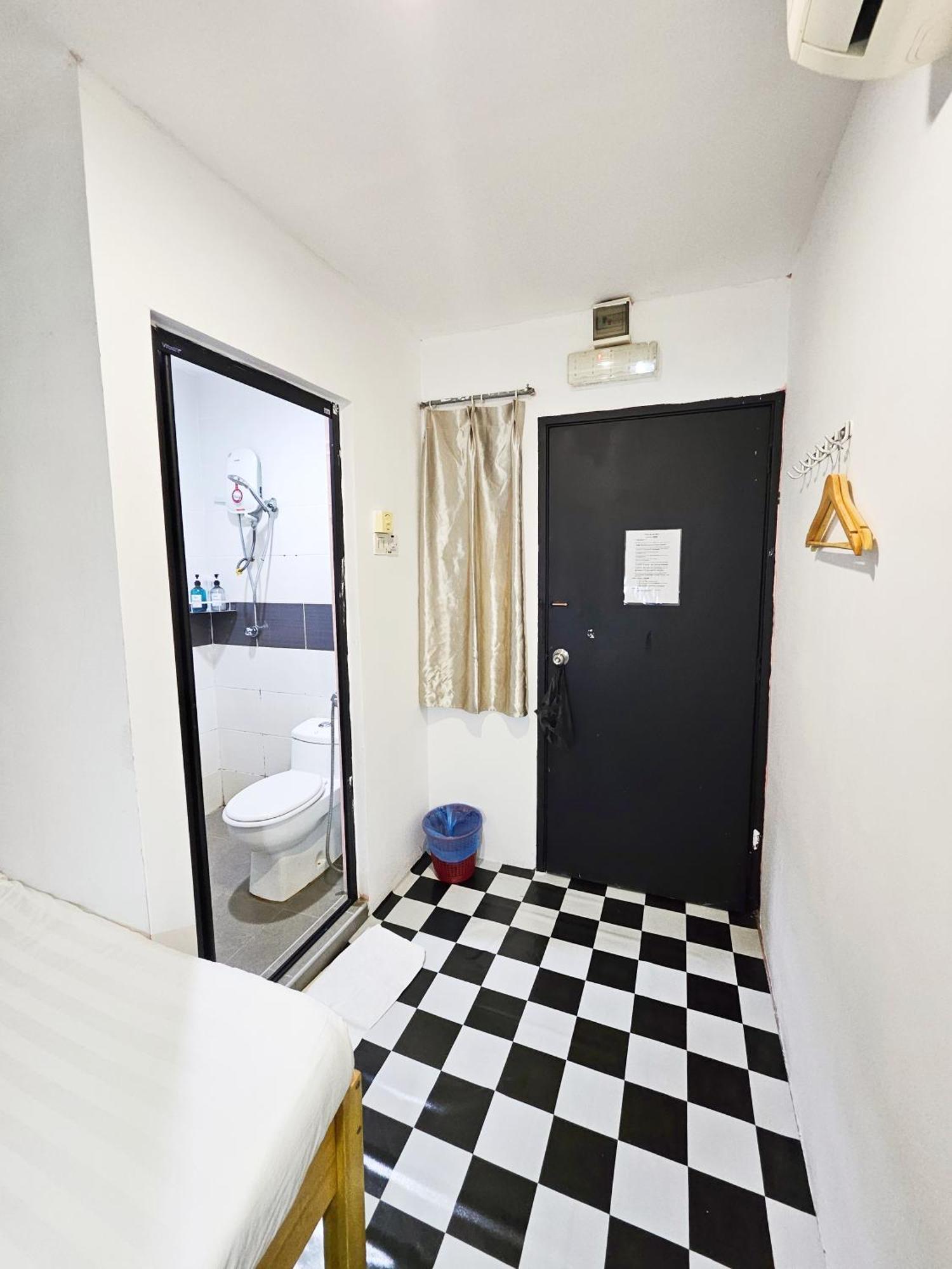 The 60 Hostel *